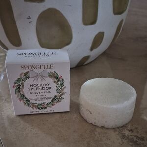 Holiday Splendor Golden Pear Body Wash Buffer